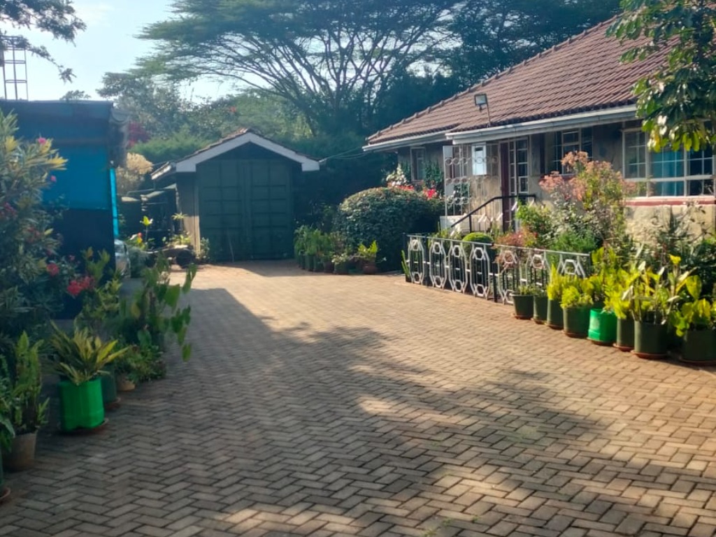 3 Bedrooms Bungalow For Sale In Karen